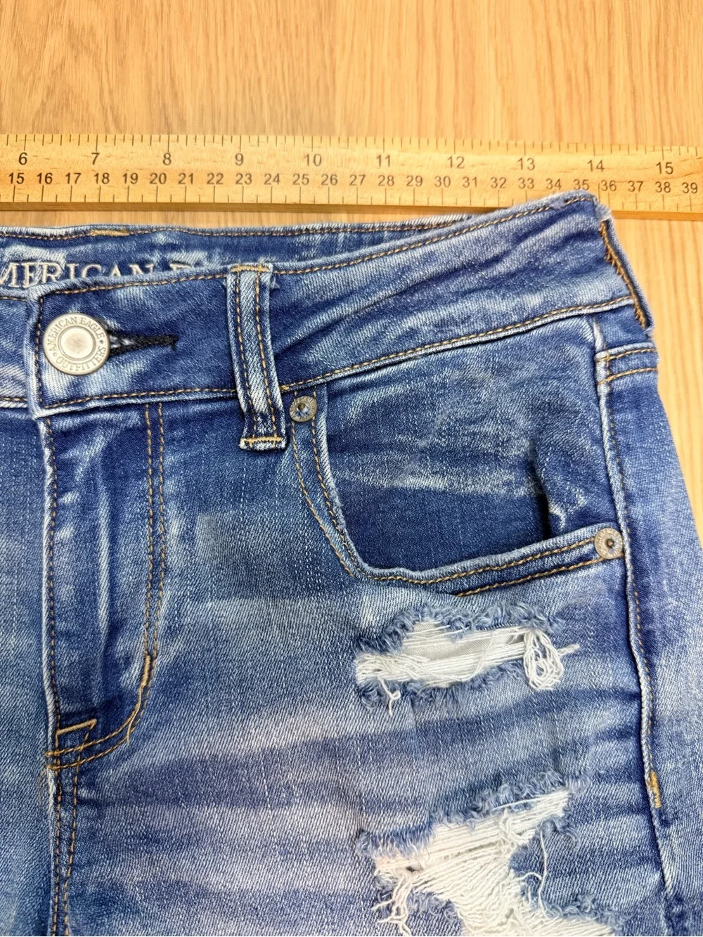 AMERICAN EAGLE OUTFITTERS Next Level Stretch X  Distressed High Rise Shorts Sz 8 - Picture 9 of 11